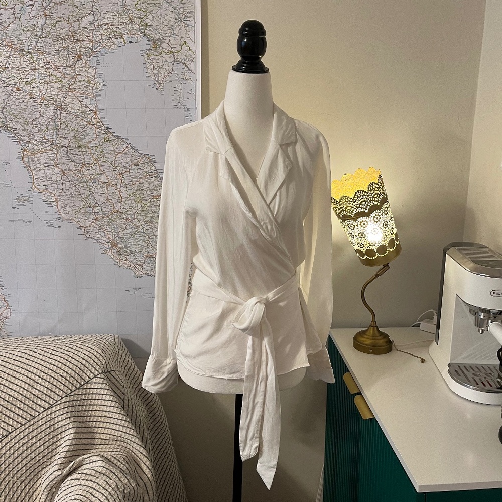 NWOT Banana Republic Wrap White Blouse Size M